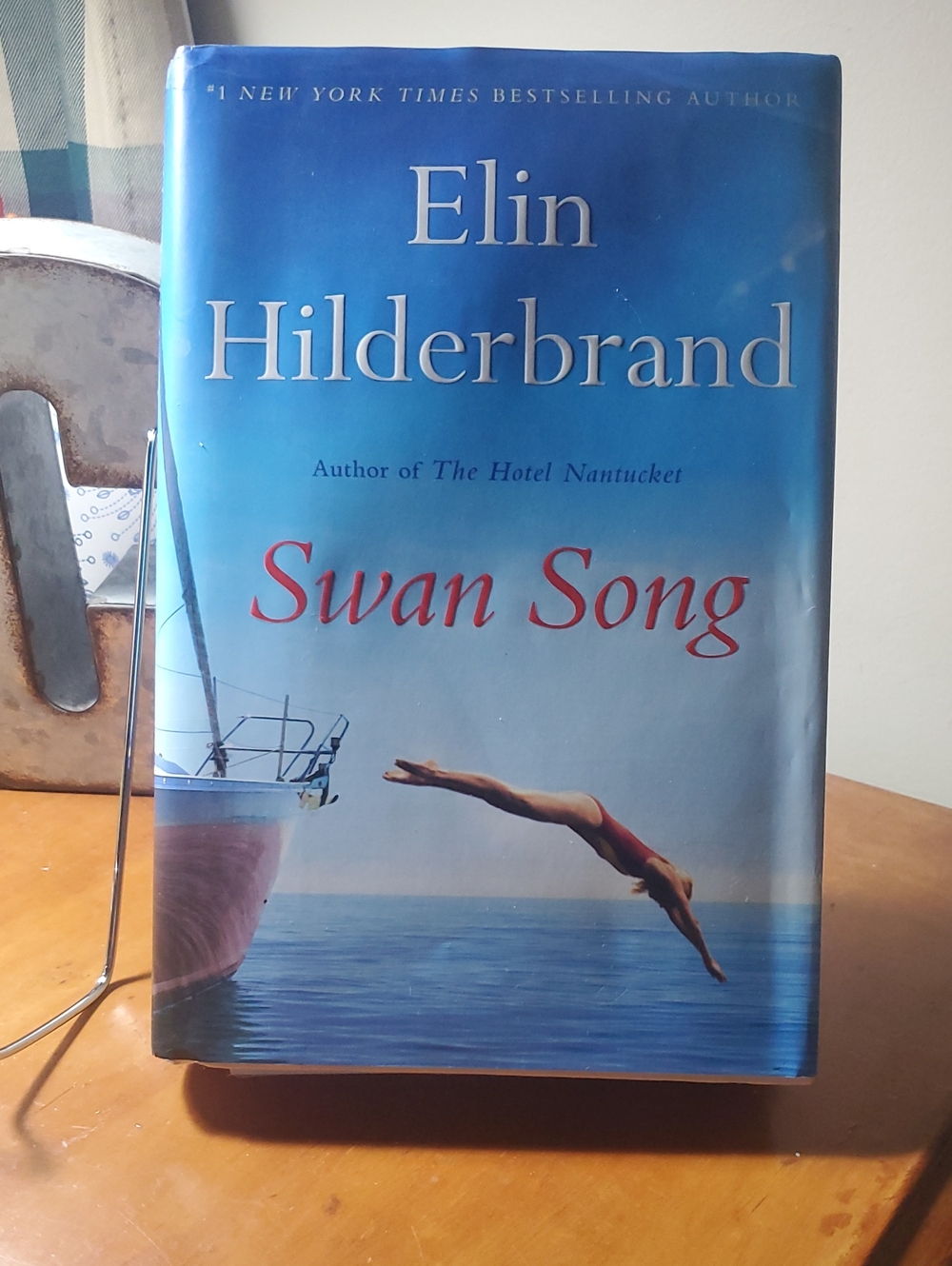 'Swan Song' By Elin Hilderbrand